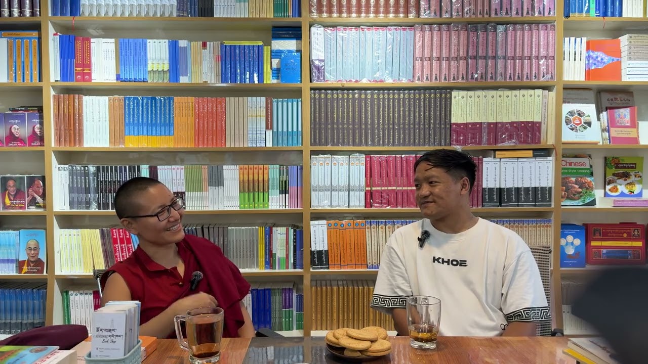 ནོར་བཟང་ཁ་བརྡ། འབུམ་རམས་པའི་སློབ་མ་ཨ་ནེ་ཐུགས་རྗེ་མཚོ་མོ་དང་ཁ་བརྡ་བྱས་པ། 📚