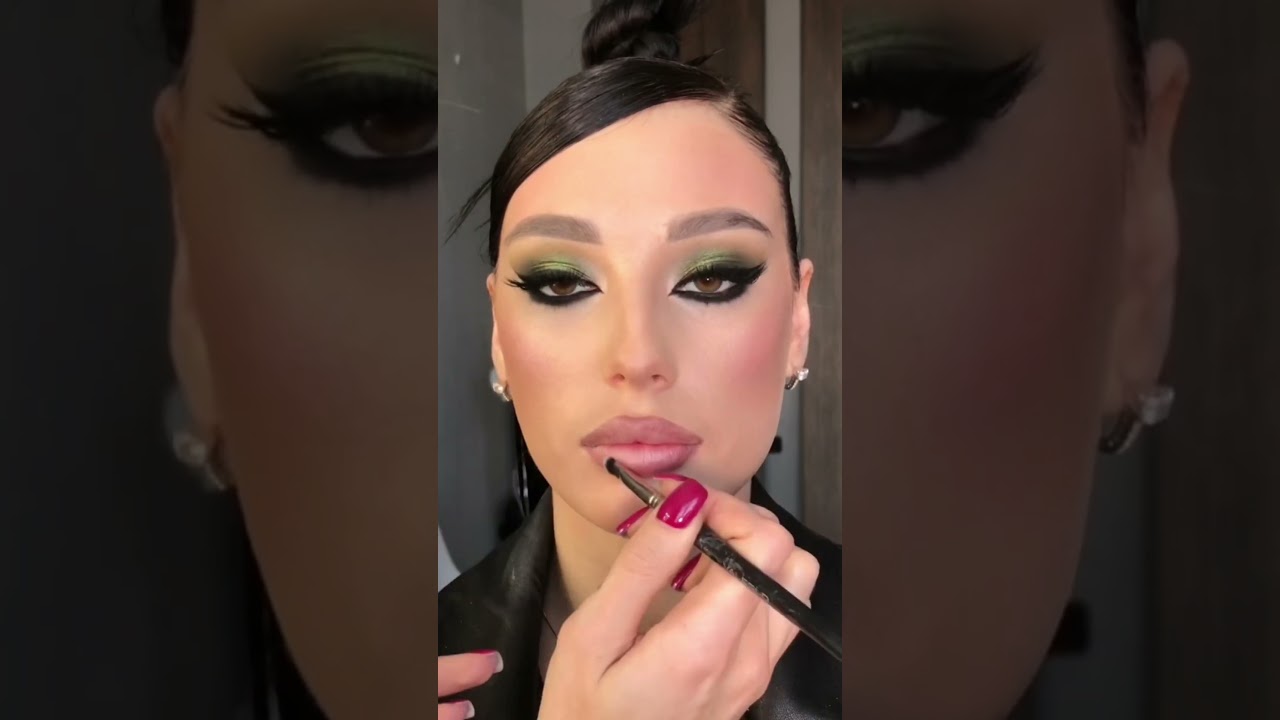 Lips makeup in 6 seconds 😻😻😻 