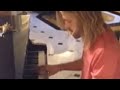 Foo fighters taylor hawkins plays piano