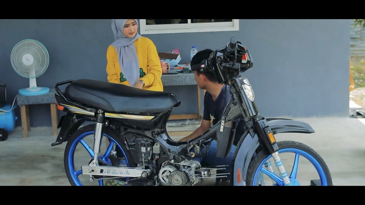 Pakwe aku seorang mekanik