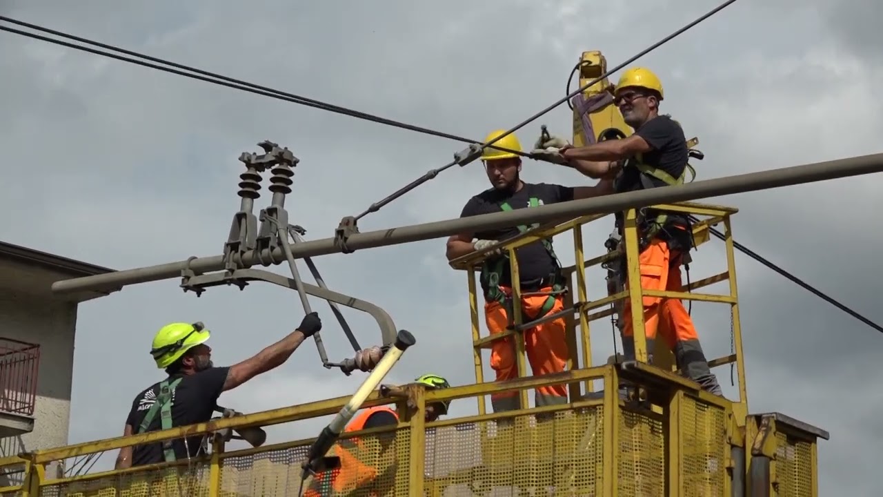 Ripristino linea aerea nella stazione di Centola