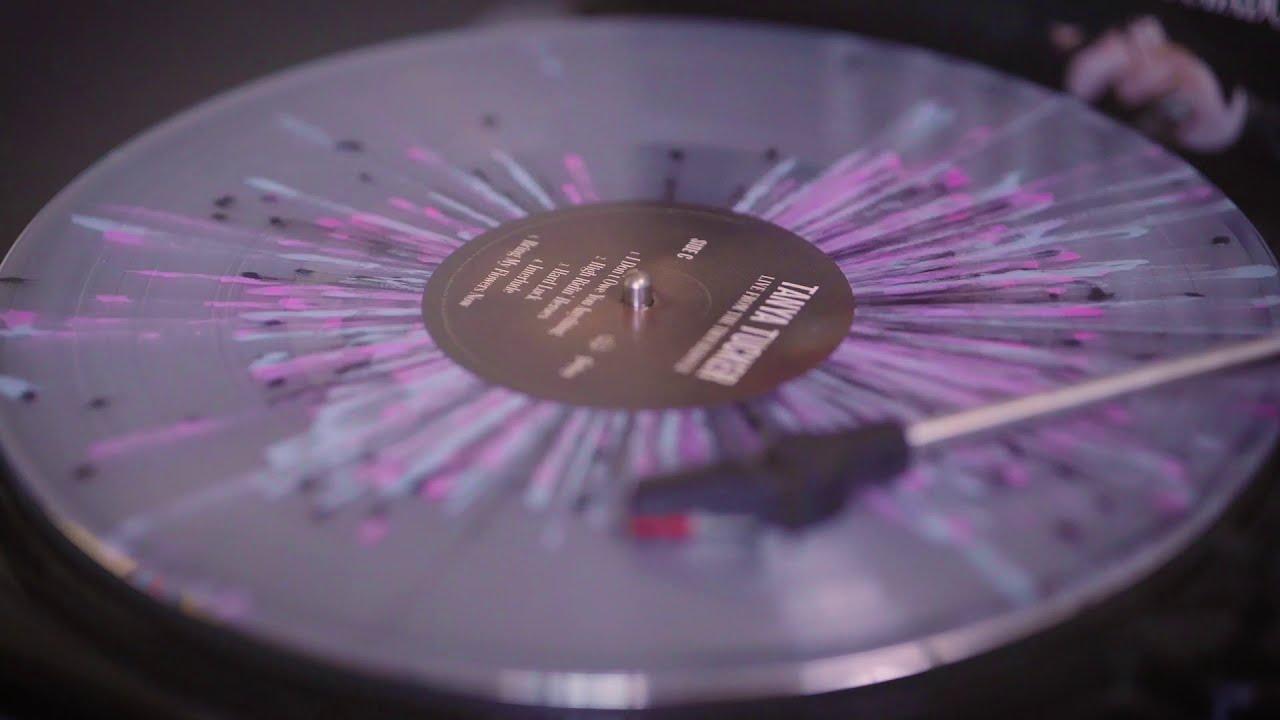 Παρακολούθηση Tanya Tucker - Interlude "Live From The Troubadour" (Vinyl Spin) στο YouTube Παρακολούθηση Tanya Tucker - Interlude "Live From The Troubadour" (Vinyl Spin) στο YouTube