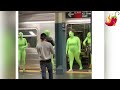 violento ataque de la pandilla de los “duendes verdes” en el metro de Nueva York