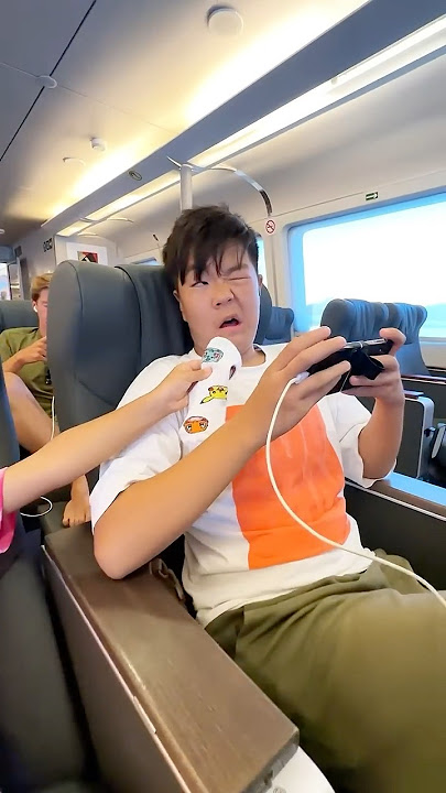 The smell of my sock is killing me 🥴😂 LeoNata family #shorts