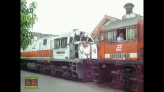 momen langka!!!!!,  LOKOMOTIF MENABRAK TRUK