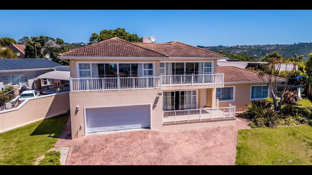 Elegant Free Standing Residence in Upper Robberg