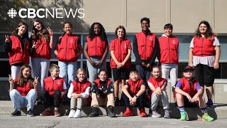 These elementary school students are helping others resolve conflict on the playground