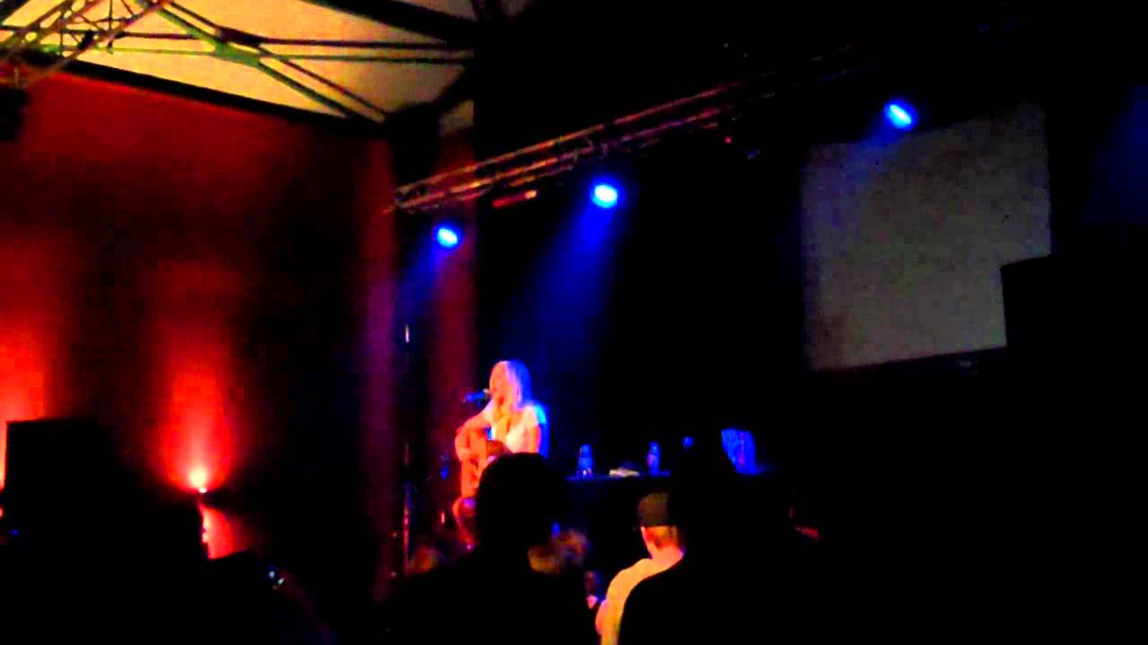 Nicki - Clouds ( Live @ Schacht1)