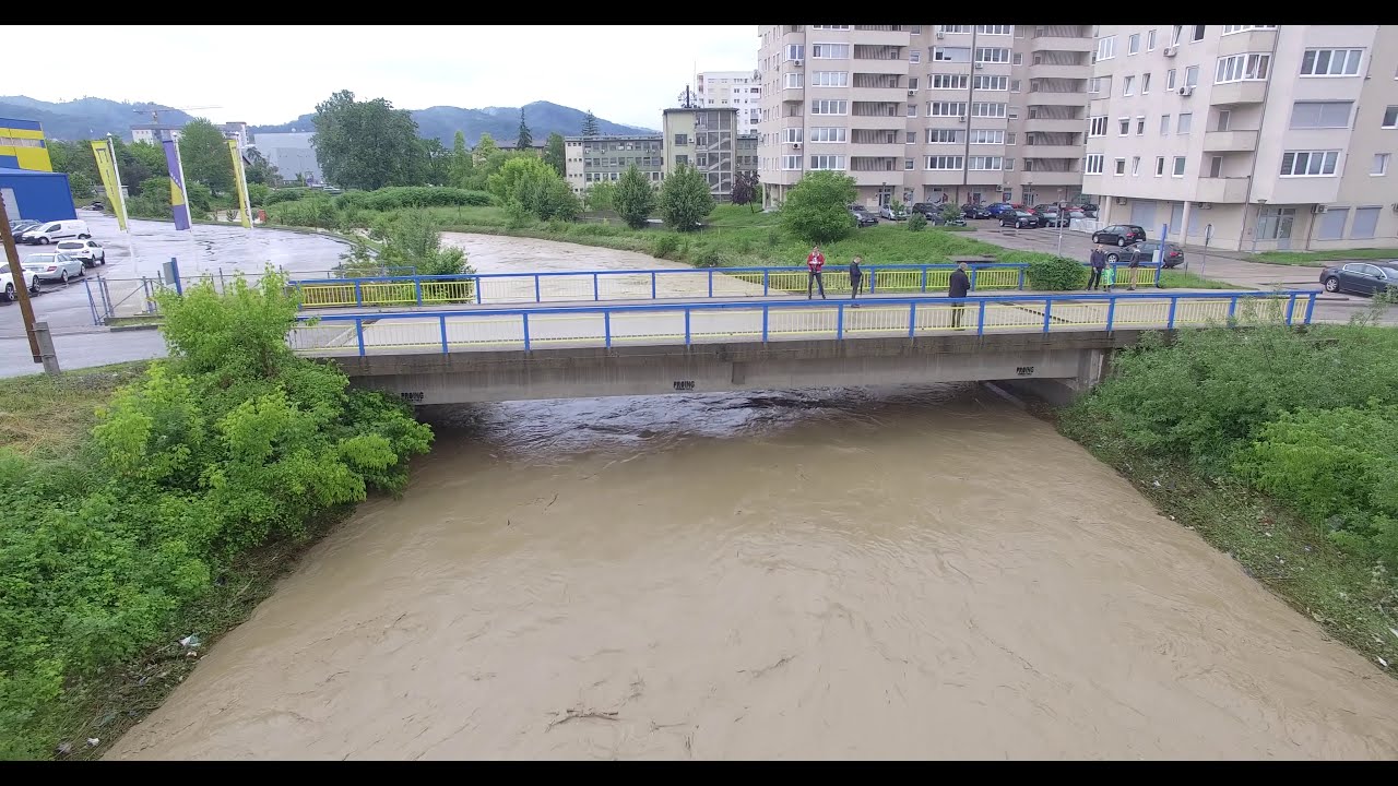 Snimak dronom Naselje Irac, mostovi kod Tehnološkog fakulteta i BKC  01.06.19 4K