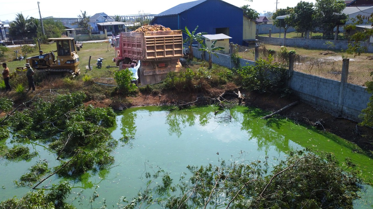 First Start New PROJECT!! Filling Land Delete Useless Deep Fish Pond Use CAT D3 Dozer & 5Ton Truck.