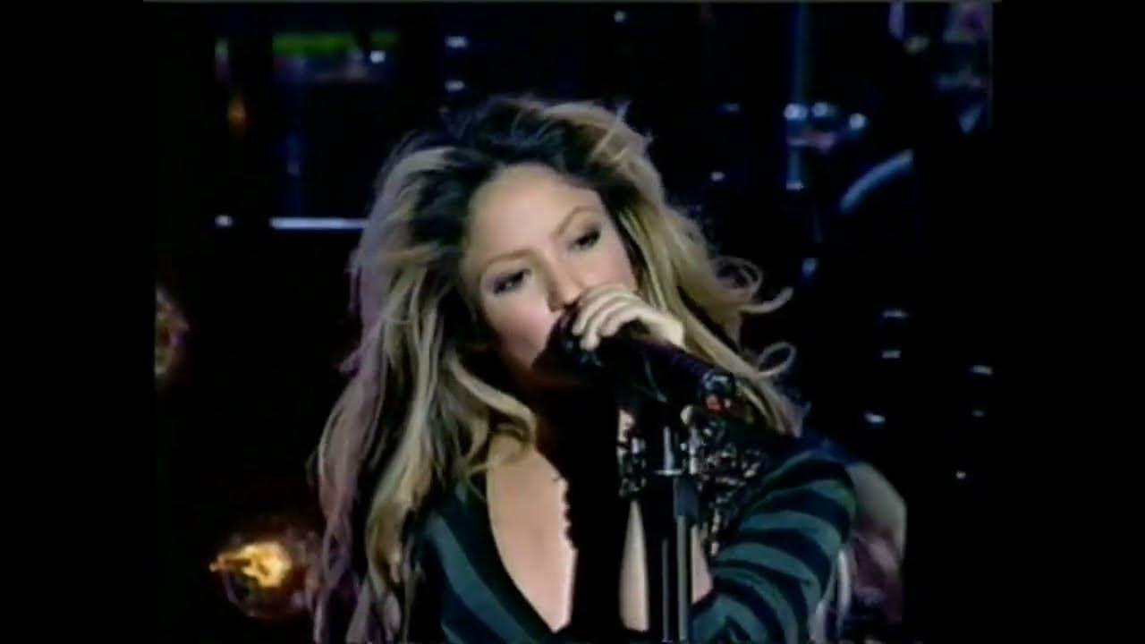 Shakira - En vivo - YouTube