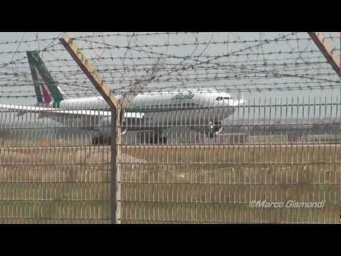 2 Airbus A330-203