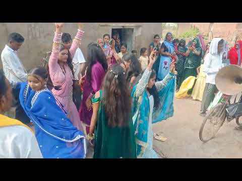 डांस 🕺🏻के मजे ले 💃🏻 कमेंट 💬में बताओ 🗣️ डांस कैसा है 👈🏻 #viral #video #bundeli #dance #shorts 