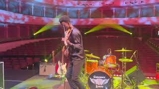 Armond Vance Bass Hall Warmup