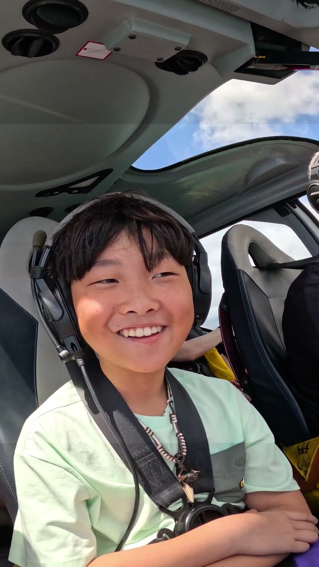 Yejun and Yesung Hawaii Family Trip with Helicopter #shorts