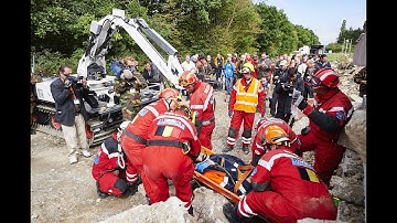 Demonstration of Search and Rescue robots by the ICARUS project