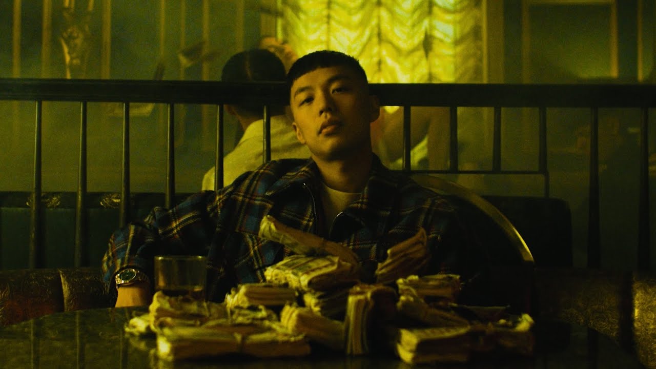 在 YouTube 上观看 Dimi - Late At Night feat. anders (Official Music Video)