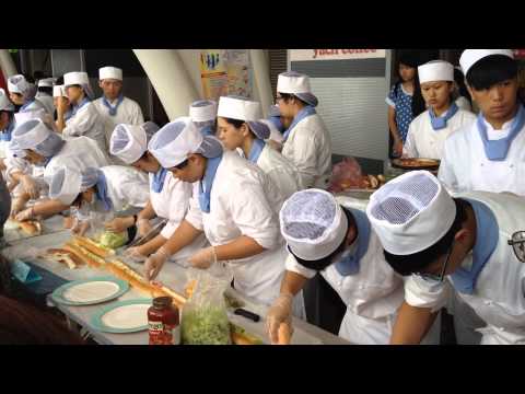 2015 0523五餐二乙潛艇堡製做過程
