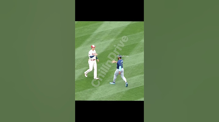 相手チームとも仲良し大谷さん ヘルナンデスとハグ挨拶 #shorts #short #大谷翔平 #shoheiohtani #エンゼルス #angels #現地映像 #angelstadium