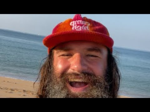 In Taiwan on the Beach 🏖️ 🇹🇼