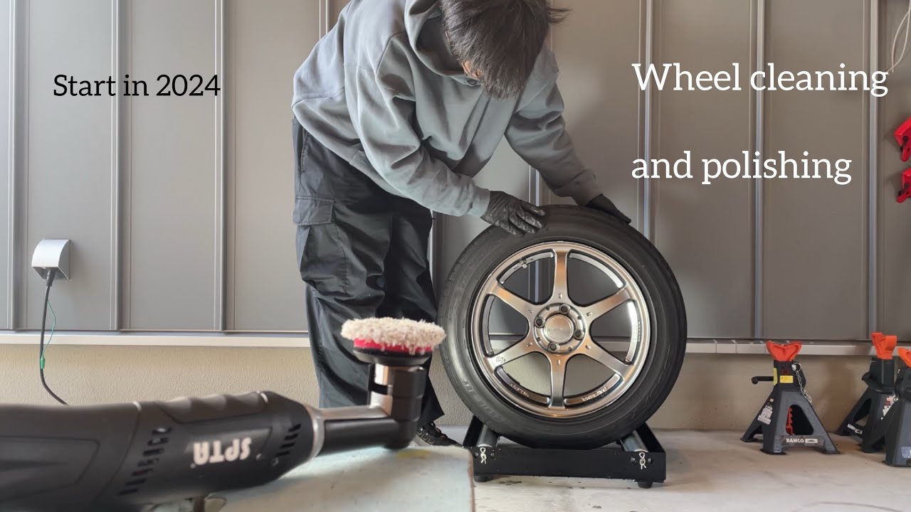 Wheel cleaning and polishing. 自作のホイールスタンドを使用して 