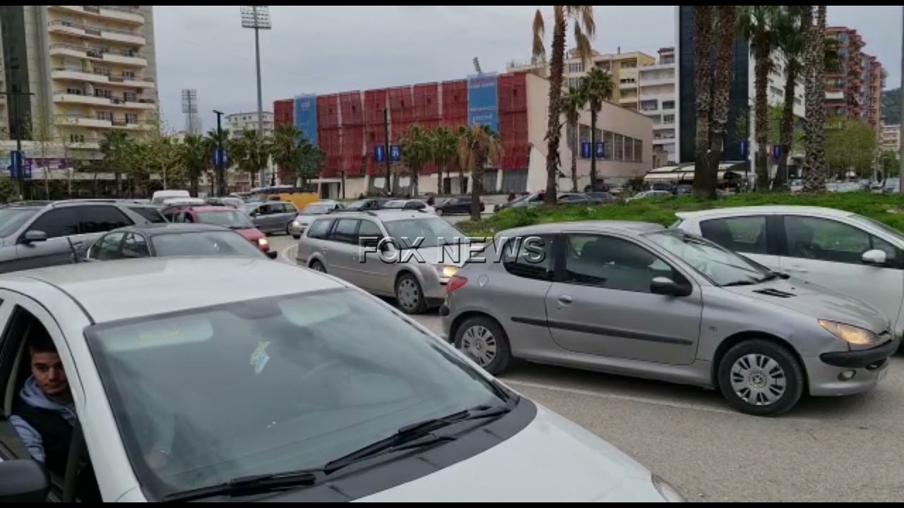 Dyndja e qytetarëve në jug të vendit pas ngrohjes së temperaturave,trafiku i rënduar 'pushton Vlorën