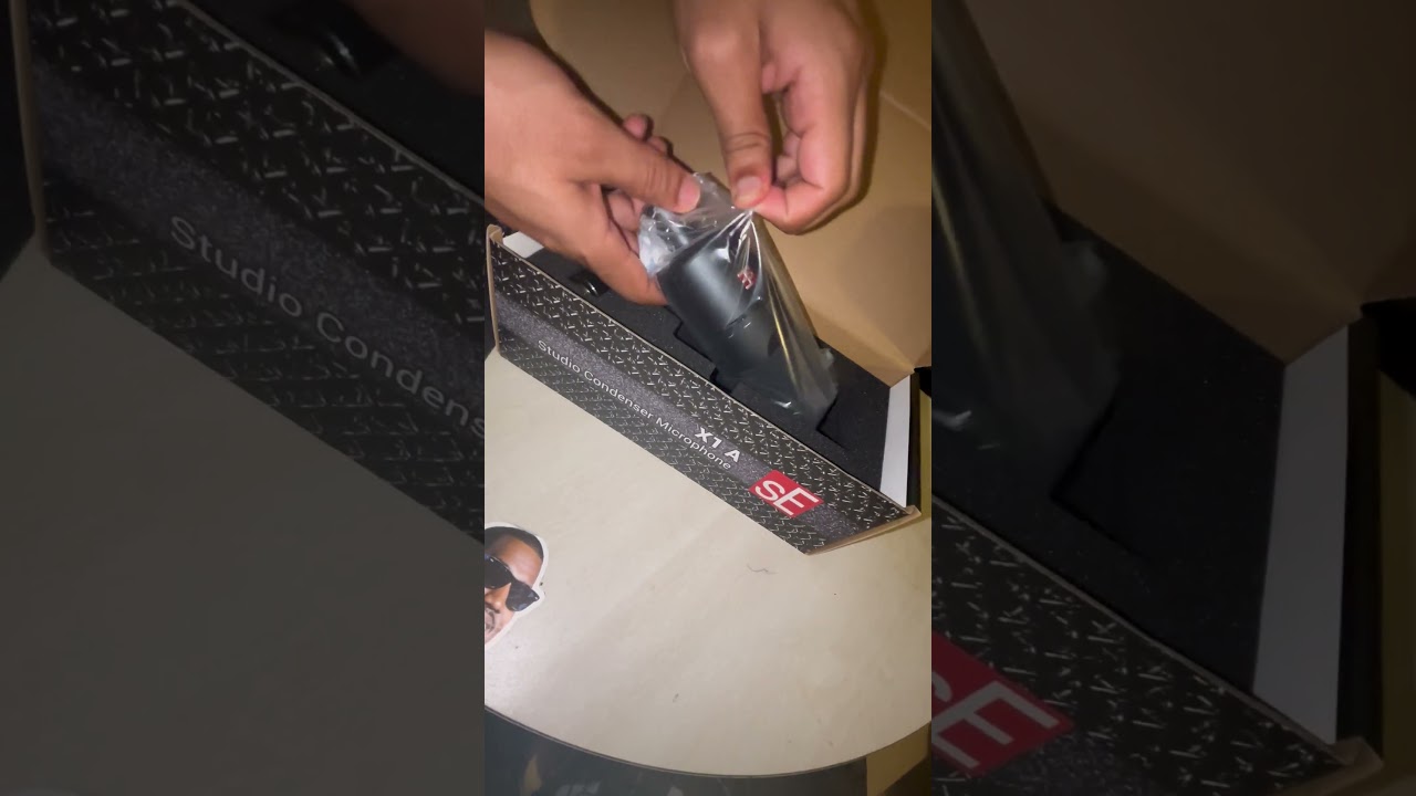 unboxing the best budget microphone sE X1A 