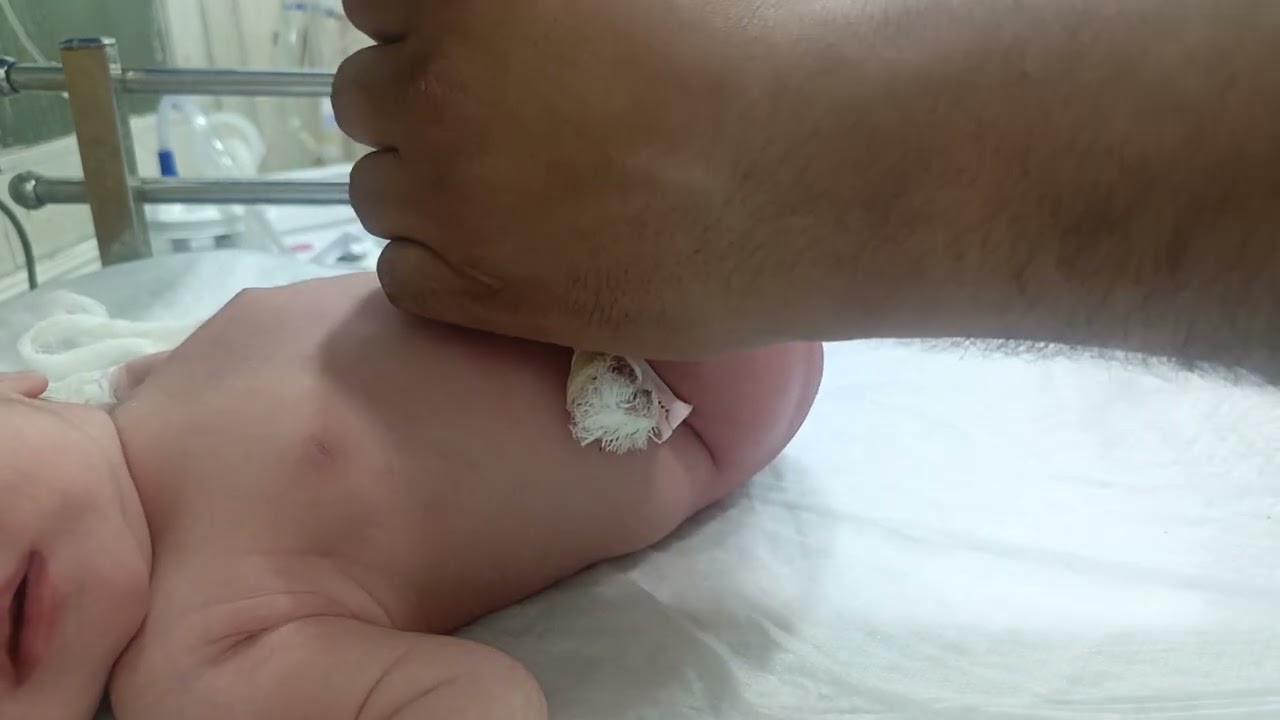 How to Change Baby Pamper Professionally | Clean & Safe Method