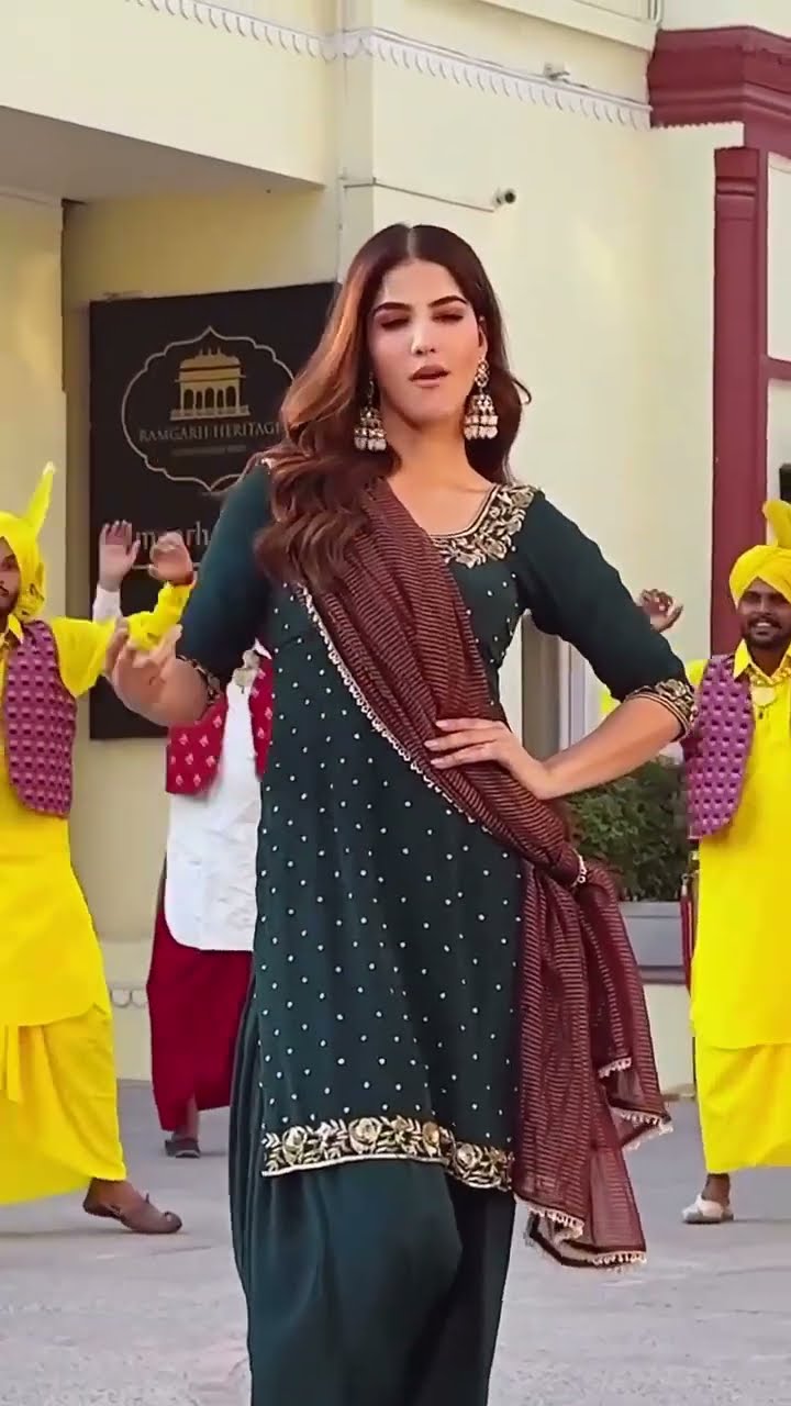 Vibrant vocals and a catchy rhythm, 'Preeti Sapru' by Gulab Sidhu \u0026 Gurlez Akhtar ft. Aveera Singh ?