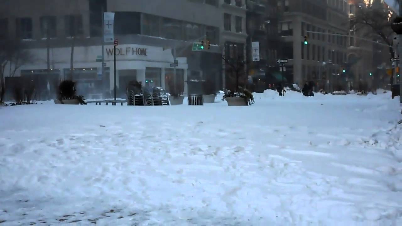 NYC blizzard of 2010 at Flatiron - YouTube