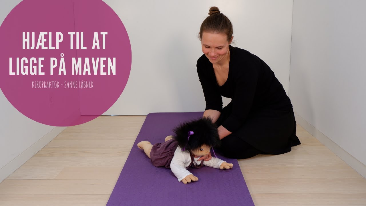 Hjælp til at ligge på maven - placér din babys arme korrekt