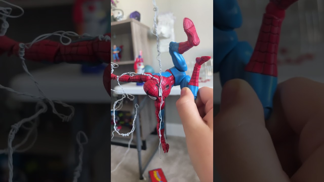 Posing Mafex 185 Spider-Man 