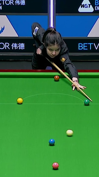 WHAT a shot from Mink Nutcharut! 🇹🇭🔥 #shorts #thailand #snooker #cuesports #women
