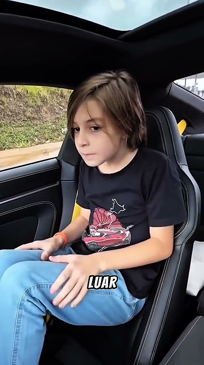 This Boy Was Very Shocked When His Dad Stepped on the Gas of His Porsche 911!