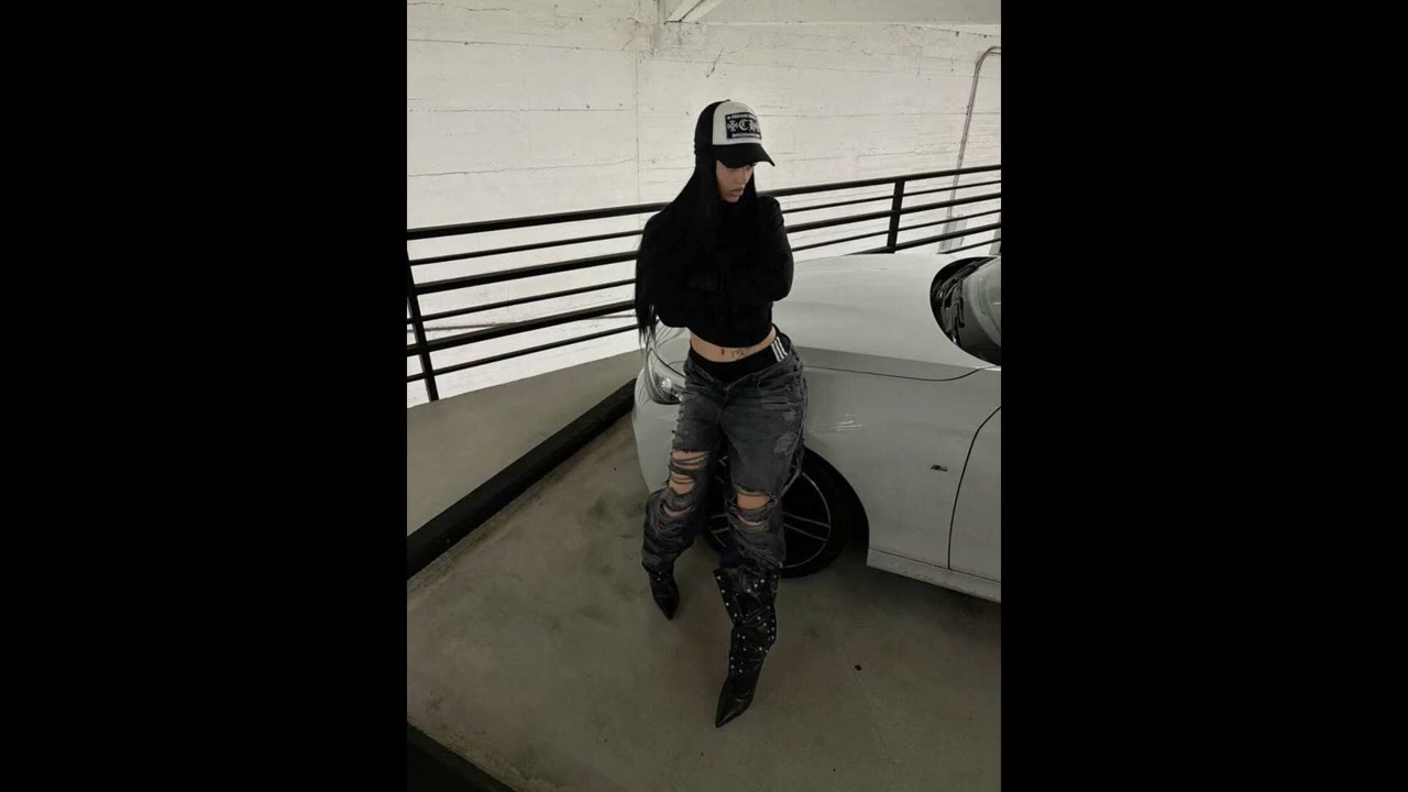 molly santana + fimiguerrero type beat  - “urcrazy”