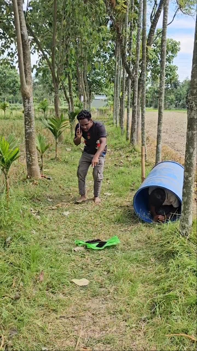 While fooling people, he became a fool himself. #funny #comedyvidoes #funnyvideos #comedy #shots