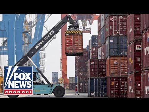 What's causing the supply chain crisis? - Fox News Rundown.
