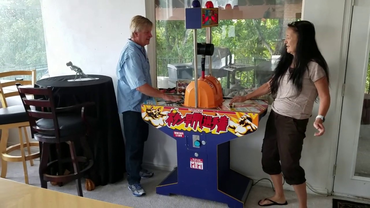 ボタン早押し選手権] 'Fast Button-Mashing Championships' Arcade