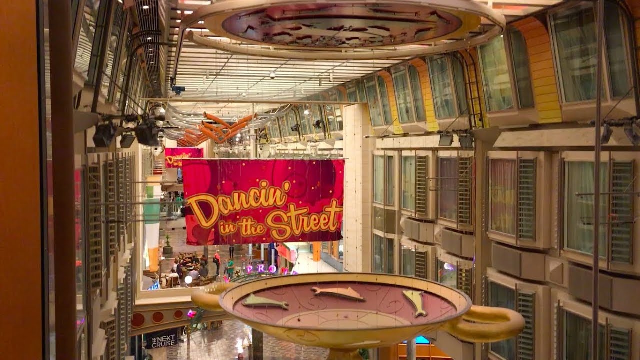 Independence of the seas - Glass elevator ride!