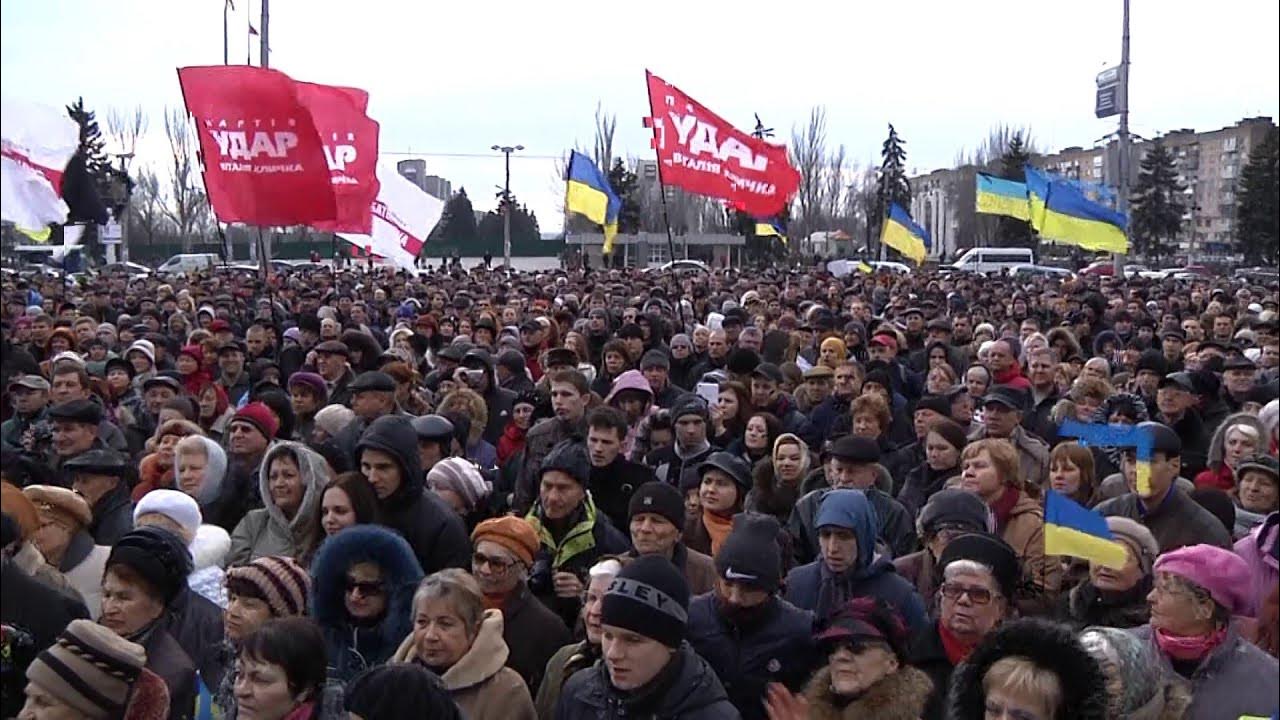 Митинг 2013 украина евромайдан. Майдан 2014 площадь независимости. Майдану 10. Майдану 10. Андрей стенин.