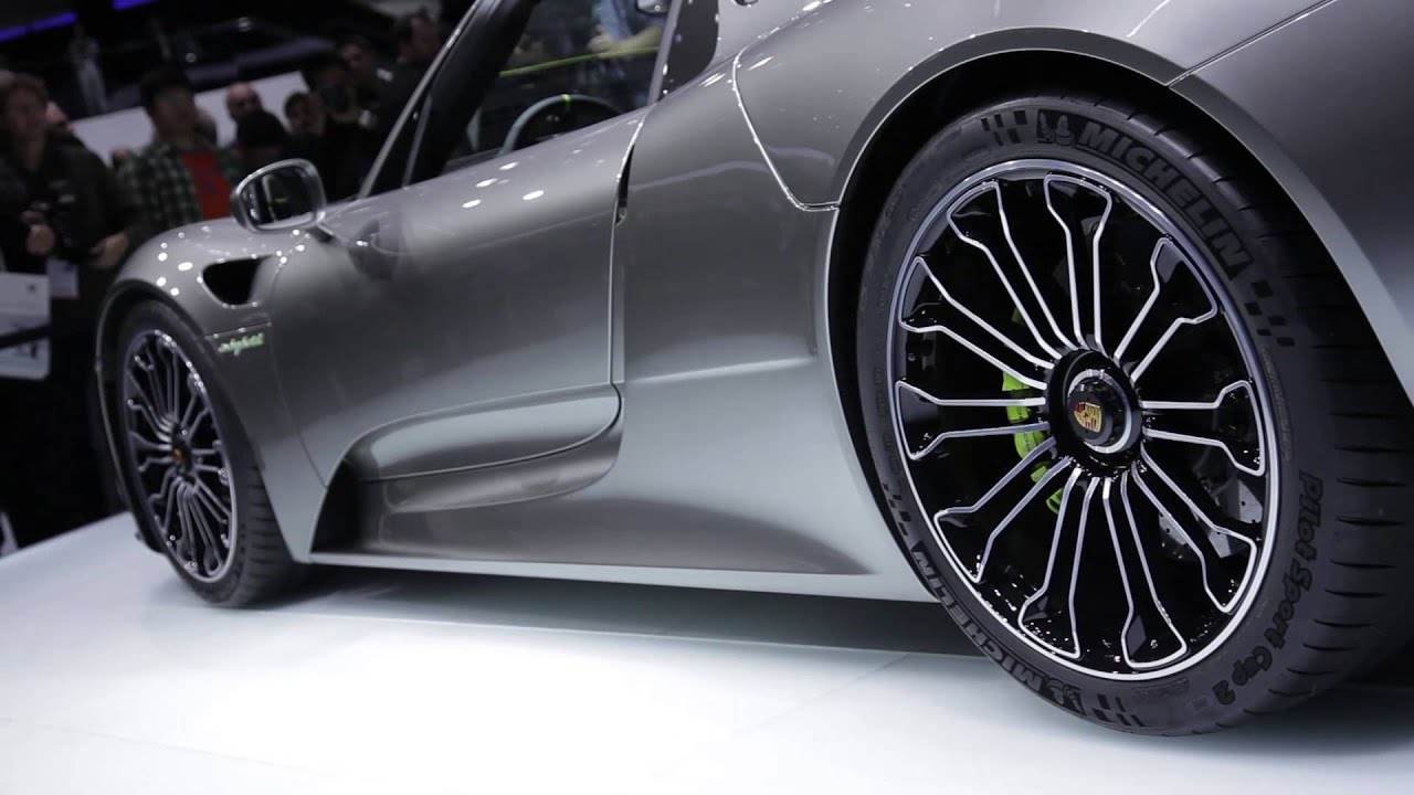 Порше 918 салон