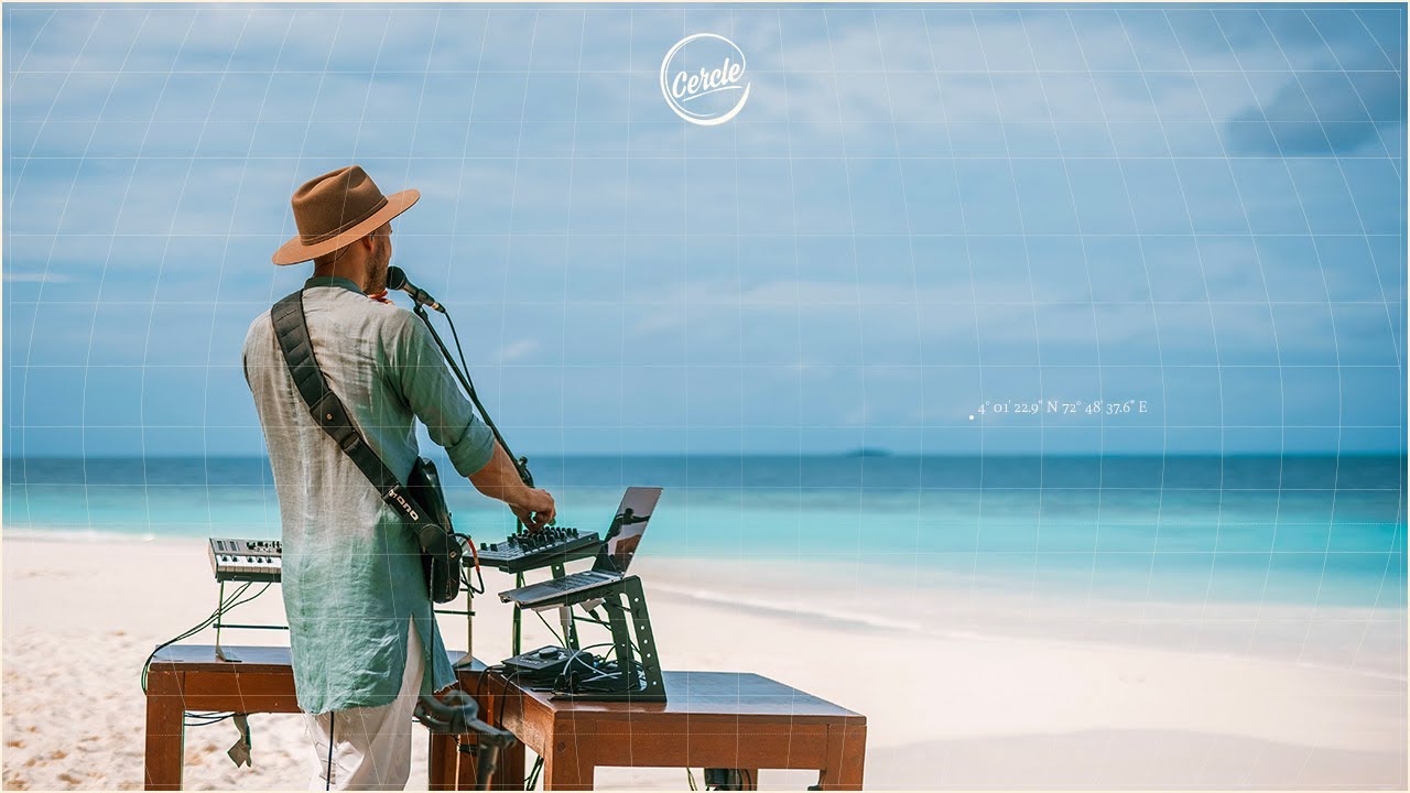 Monolink live at Gaatafushi Island in the Maldives for Cercle and W Hotels