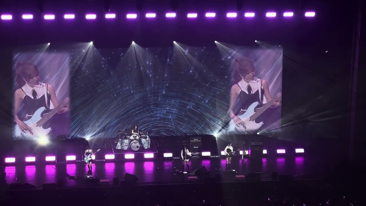 QWER 1ST WORLD TOUR ＜ROCKATION＞ in TAIPEI 2026.02.14 - Dear + Harmony of Stars  #qwer 