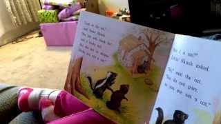 Elly's reading of "The skunk with no stripes."