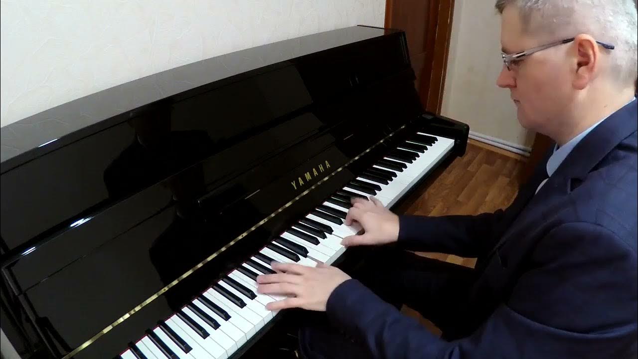 Текст песни единорог даня милохин. Песня про даниила. Певцы исполняющие свои песни под гитару. Песни про даниила. Песня про данила текст.