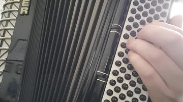 Minor 7th chord progression on accordion left hand (Stradella bass system)