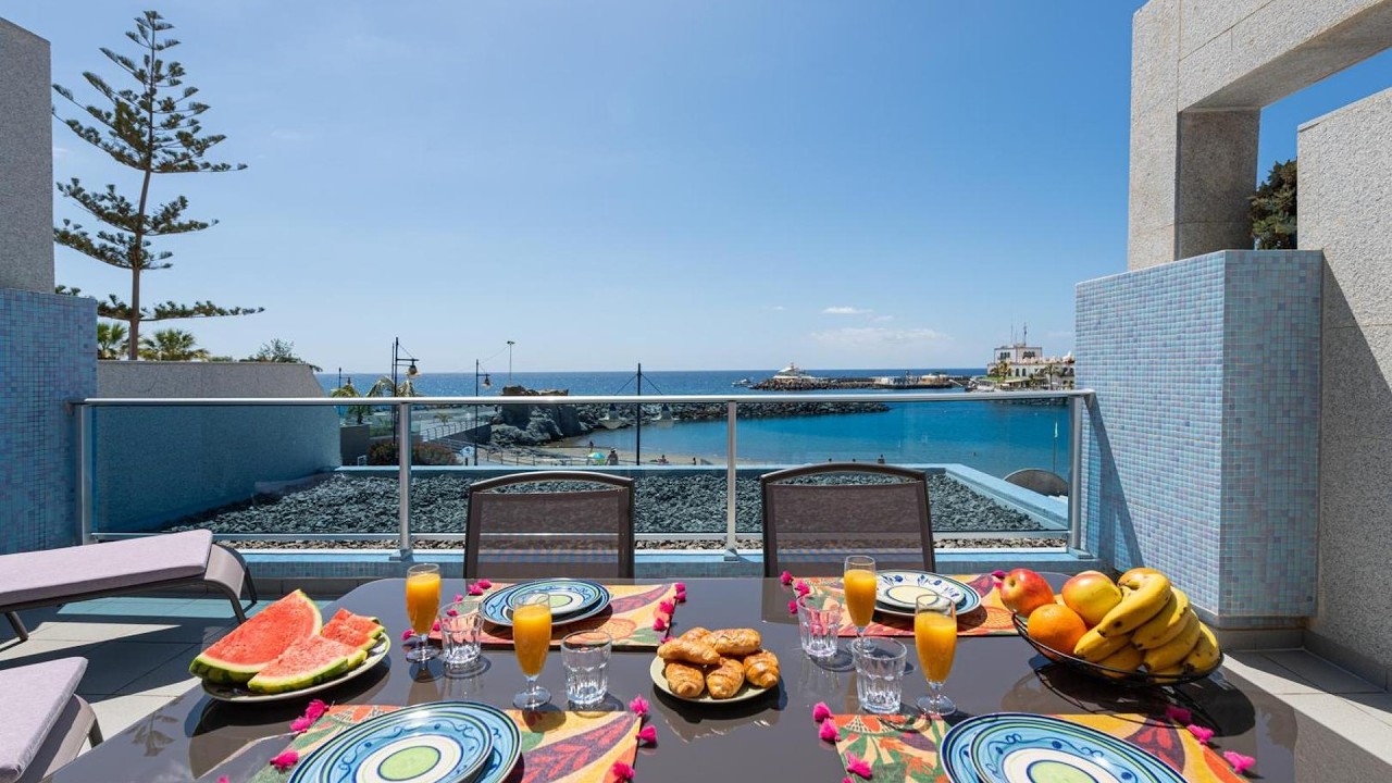 BeachFront in Puerto Mogan | Gran Canaria, Spain | Hotel Review 🏩