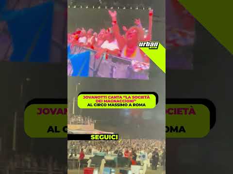 Video Jovanotti omaggia Roma al Circo Massimo con la sua versione de La società dei magnaccioni