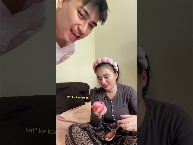 TIWI MAKAN SK1NCARE😱⁉️ #mifftwills #prank #couplecomedy #funny #relationship