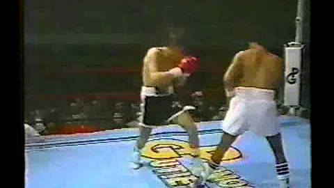 BOXEO - BOXING. JULIO CESAR CHAVEZ vs. NICKY PEREZ